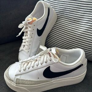 Nike Blazer Low Platform